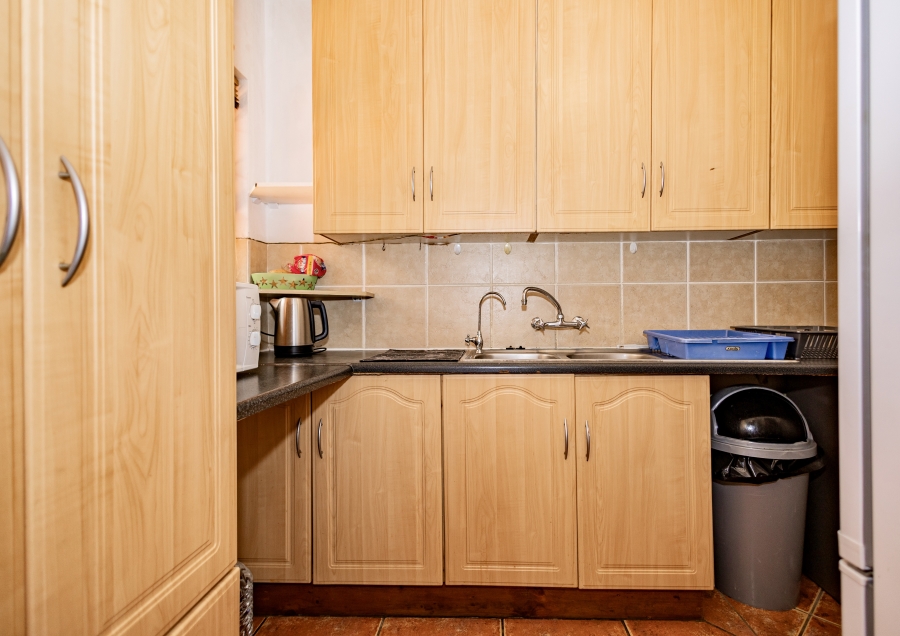 6 Bedroom Property for Sale in Schoongezicht Western Cape